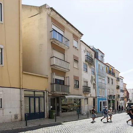 Apartment Joivy Bright 2br Apt With River Views &balcony In Alfama, Moments From Santa Apolonia Train Station Lisbon