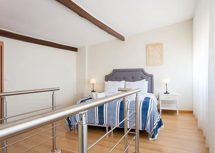 Joivy Bright 2br Apt With River Views &balcony In Alfama, Moments From Santa Apolonia Train Station Lisbon