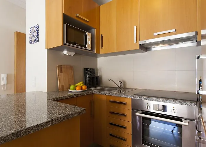 Joivy Bright 2br Apt With River Views &balcony In Alfama, Moments From Santa Apolonia Train Station Apartment Lisbon