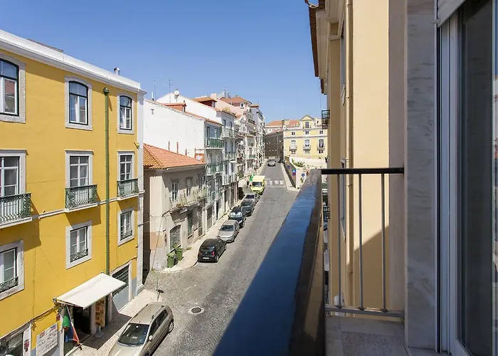 Apartment Joivy Bright 2br Apt With River Views &balcony In Alfama, Moments From Santa Apolonia Train Station