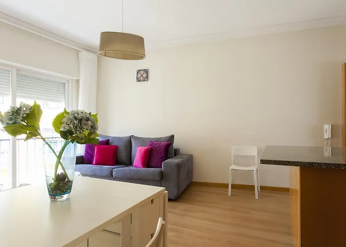 Apartment Joivy Bright 2br Apt With River Views &balcony In Alfama, Moments From Santa Apolonia Train Station Lisbon