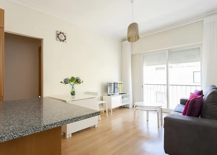 Joivy Bright 2br Apt With River Views &balcony In Alfama, Moments From Santa Apolonia Train Station Apartment Lisbon