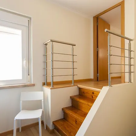Apartment Joivy Bright 2br Apt With River Views &balcony In Alfama, Moments From Santa Apolonia Train Station *