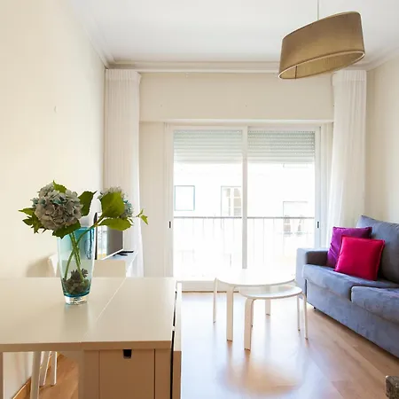 Joivy Bright 2br Apt With River Views &balcony In Alfama, Moments From Santa Apolonia Train Station * Lisbon