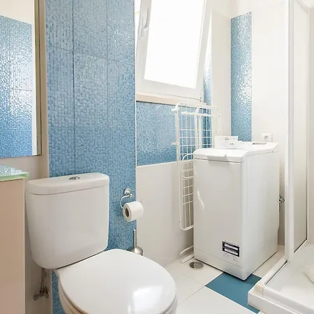 Apartment Joivy Bright 2br Apt With River Views &balcony In Alfama, Moments From Santa Apolonia Train Station Lisbon